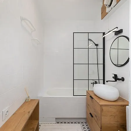 Ecru Spacious 2 Bedroom Family Wwa68 *